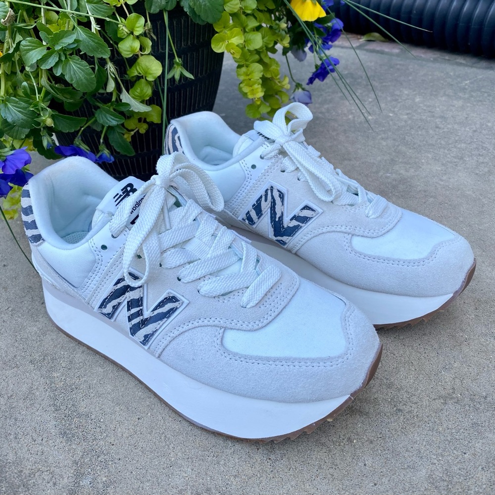 New Balance 574 Women’s Sneaker